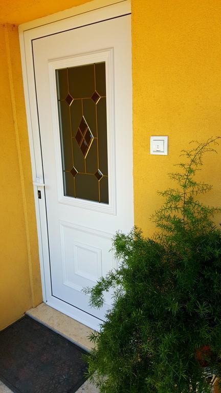 Apartments Mira Biograd Na Moru Exterior photo