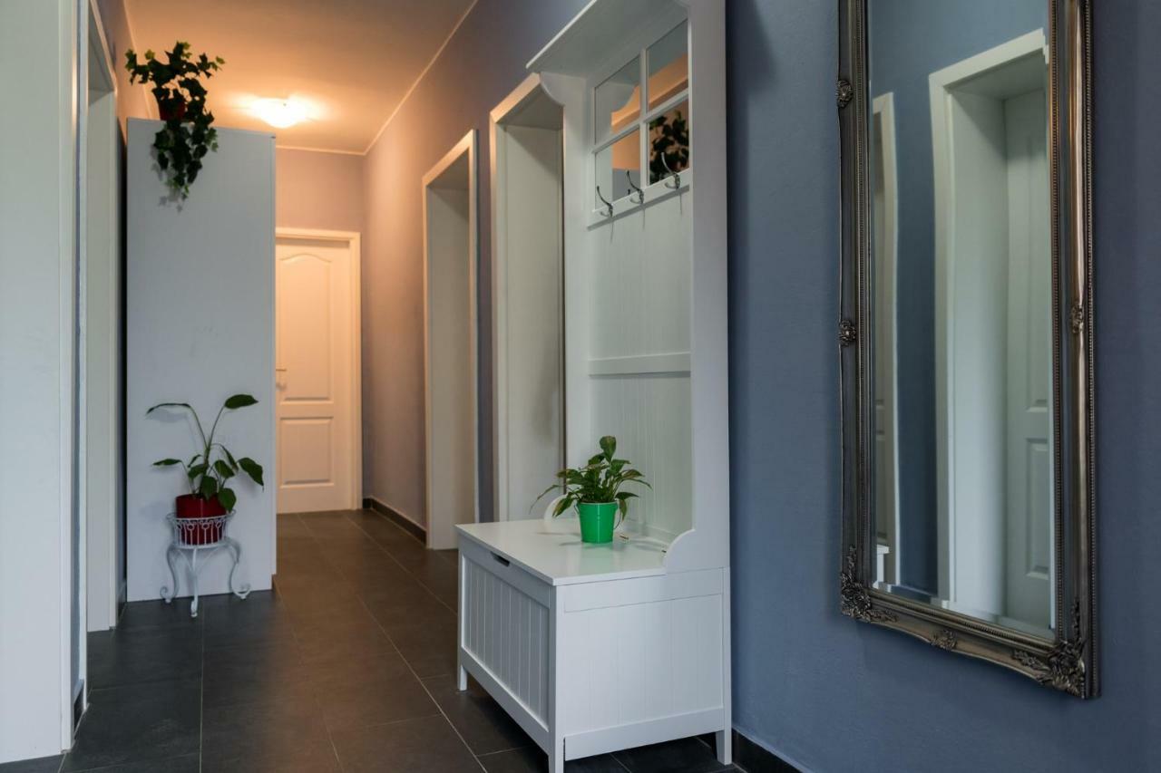Apartments Mira Biograd Na Moru Exterior photo