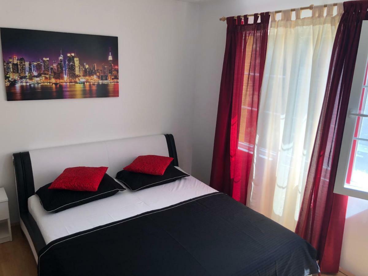 Apartments Mira Biograd Na Moru Exterior photo