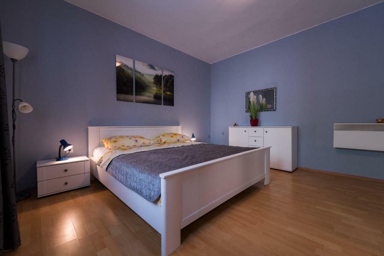 Apartments Mira Biograd Na Moru Exterior photo